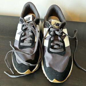 New Balance Women's Athletic Shoes - Gray and Black